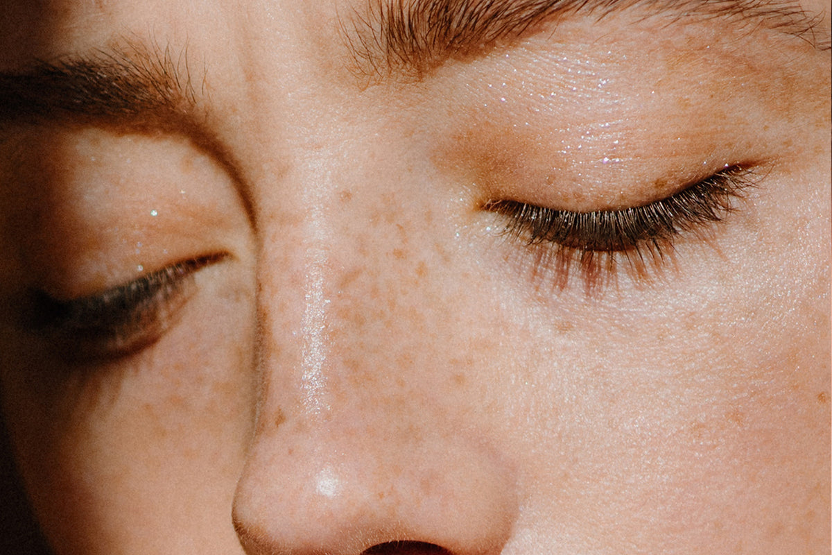Cuidados básicos para el contorno de ojos